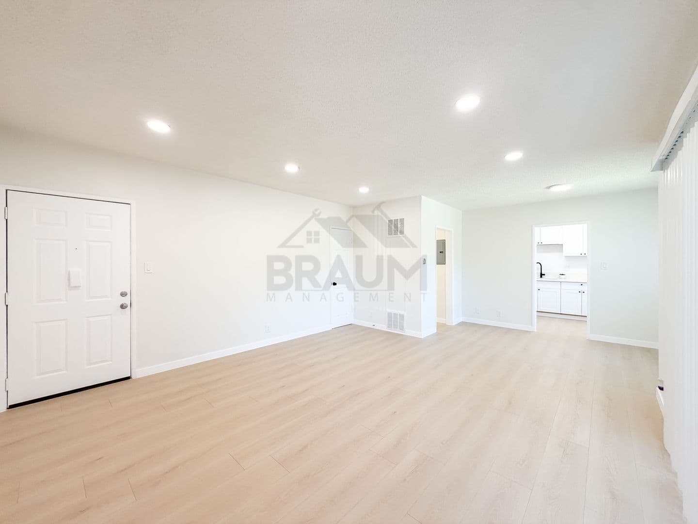 SHERMAN OAKS Apartment: 5433 SEPULVEDA BLVD.