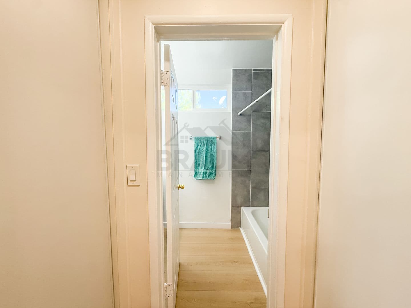 VAN NUYS Apartment: 15546 VANOWEN STREET
