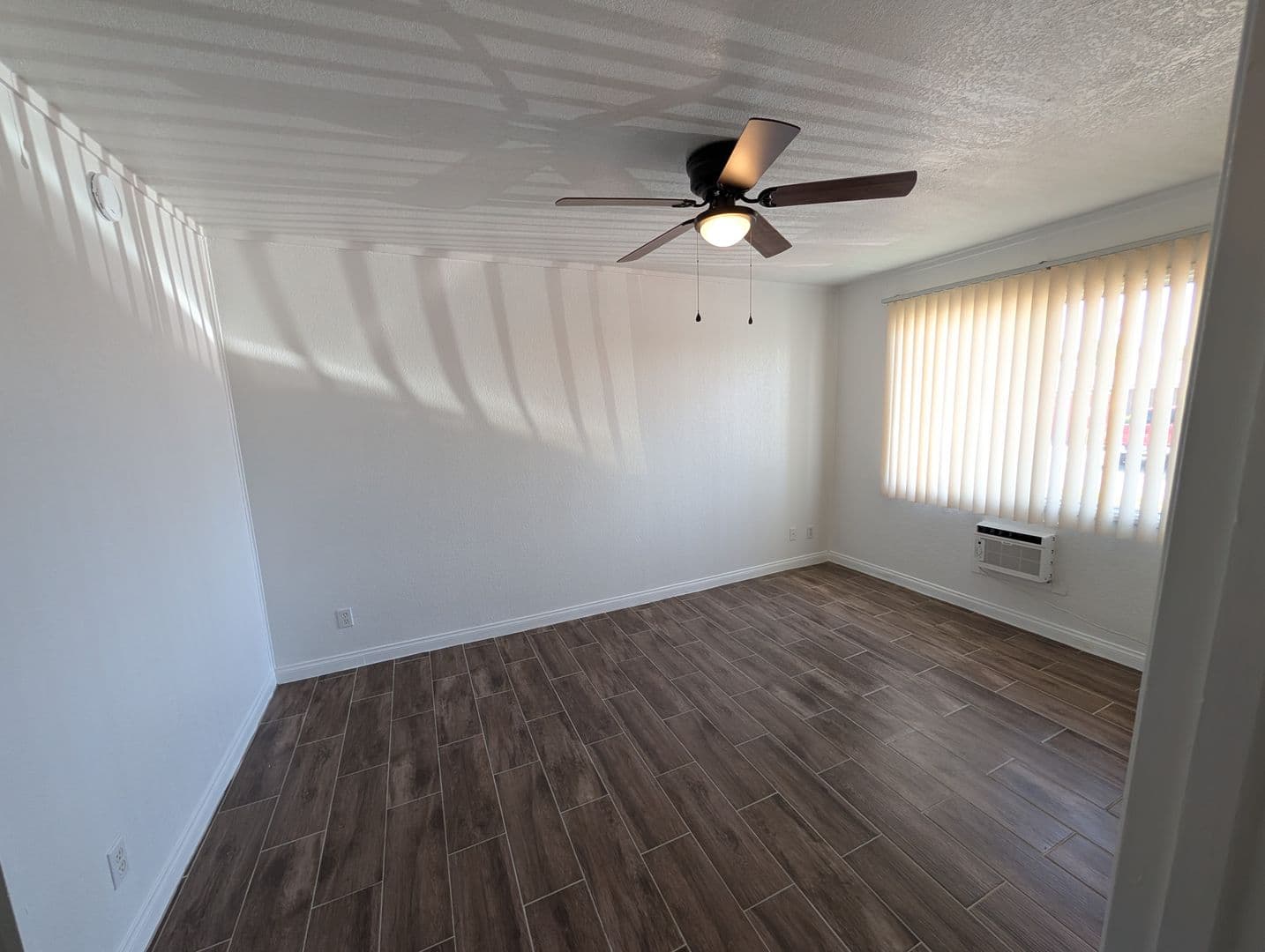 BAKERSFIELD Apartment: 2601 COLUMBUS STREET