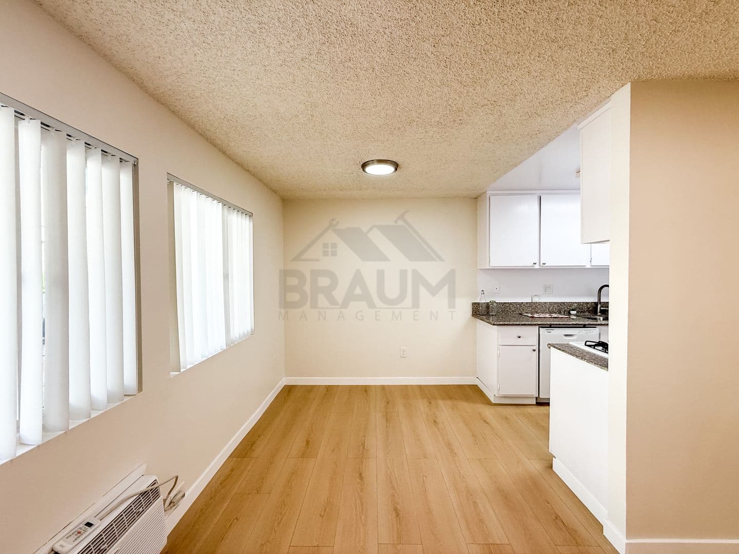 SHERMAN OAKS Apartment: 5461 KESTER AVE