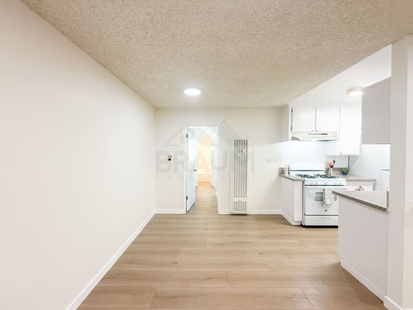 SHERMAN OAKS Apartment: 5461 KESTER AVE