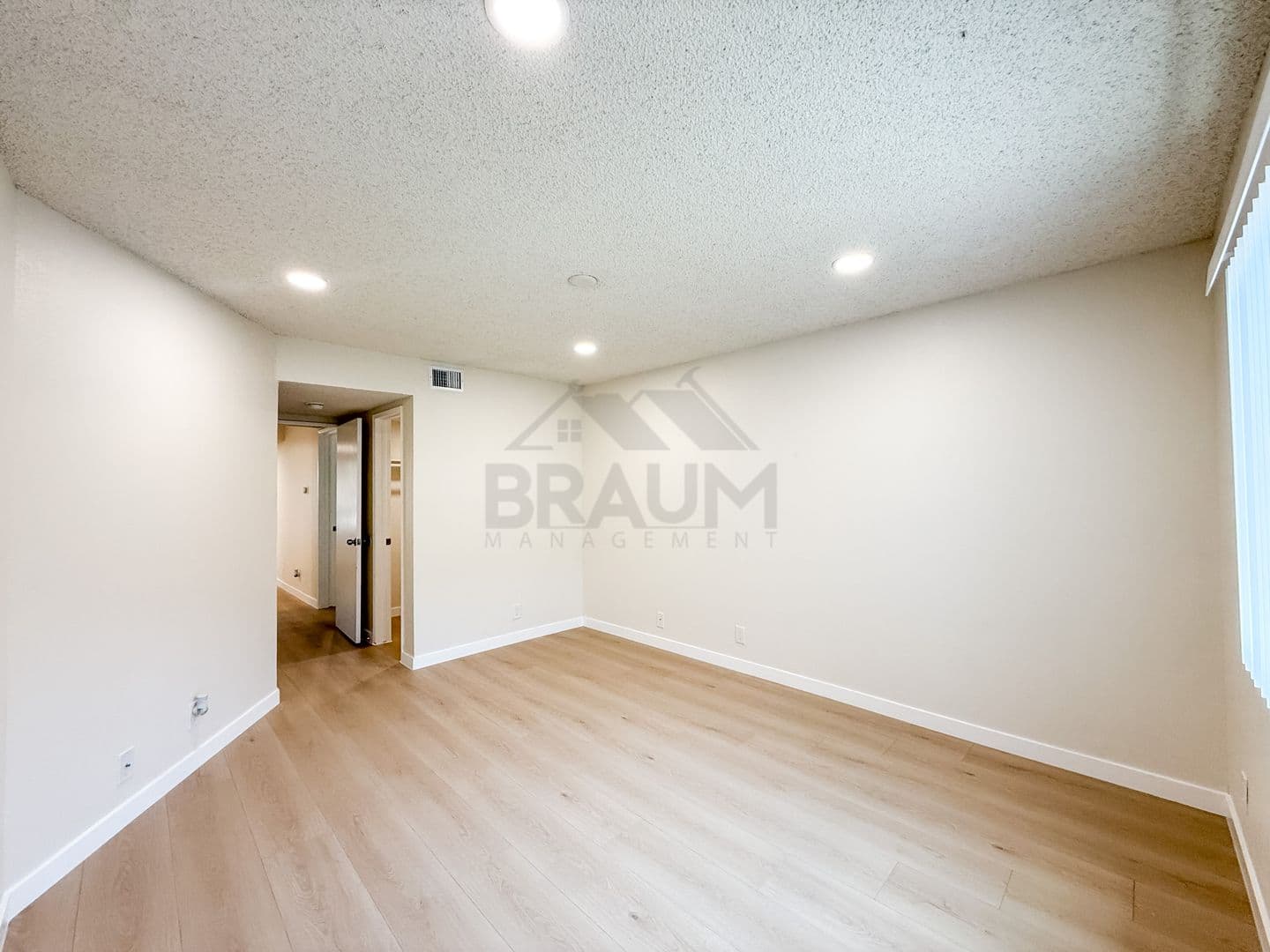 SHERMAN OAKS Apartment: 4638 TILDEN AVE