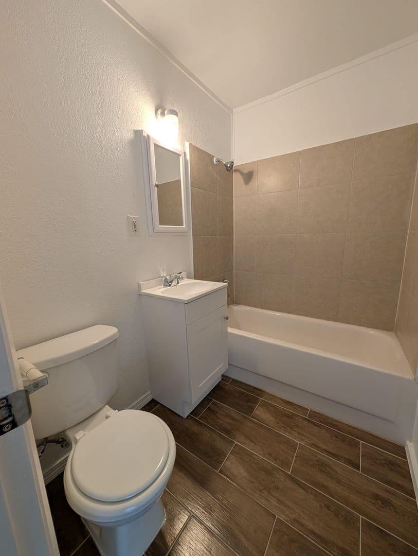 BAKERSFIELD Apartment: 2601 COLUMBUS STREET