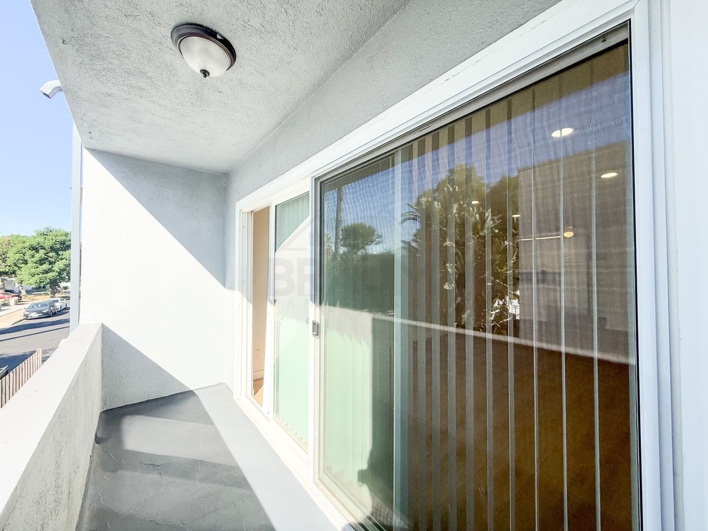 NORTH HOLLYWOOD Apartment: 6039 WHITSETT AVE.