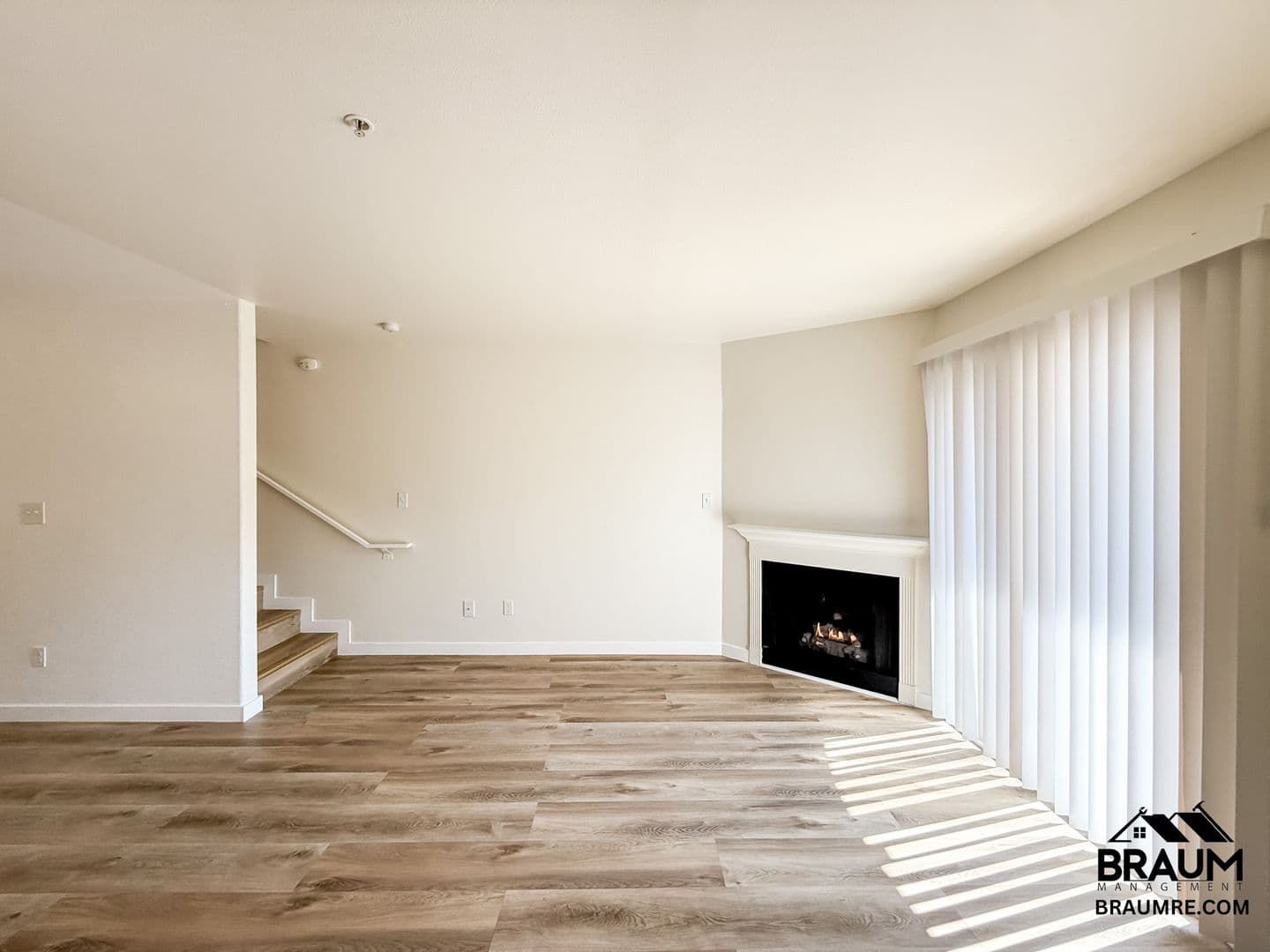WINNETKA Apartment: 7323 WINNETKA AVENUE