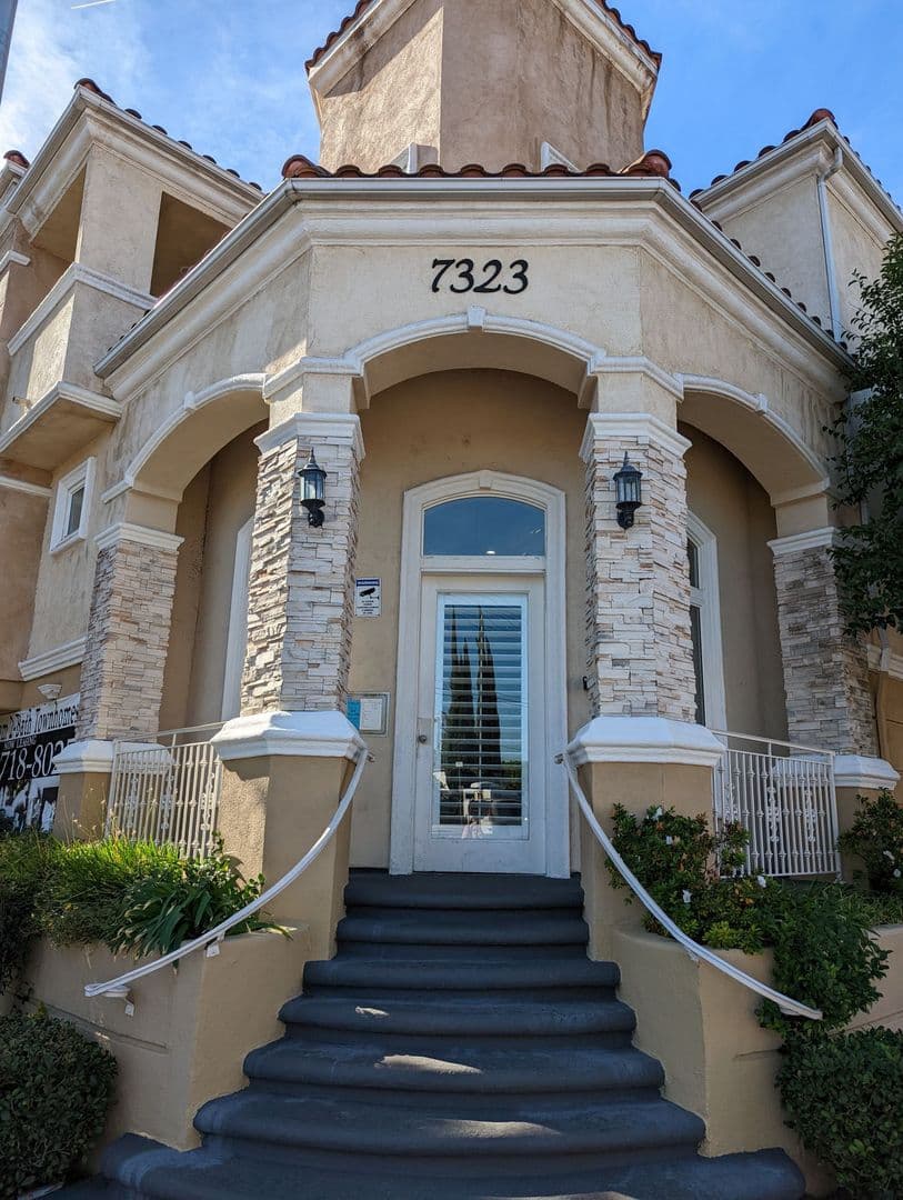 WINNETKA Apartment: 7323 WINNETKA AVENUE