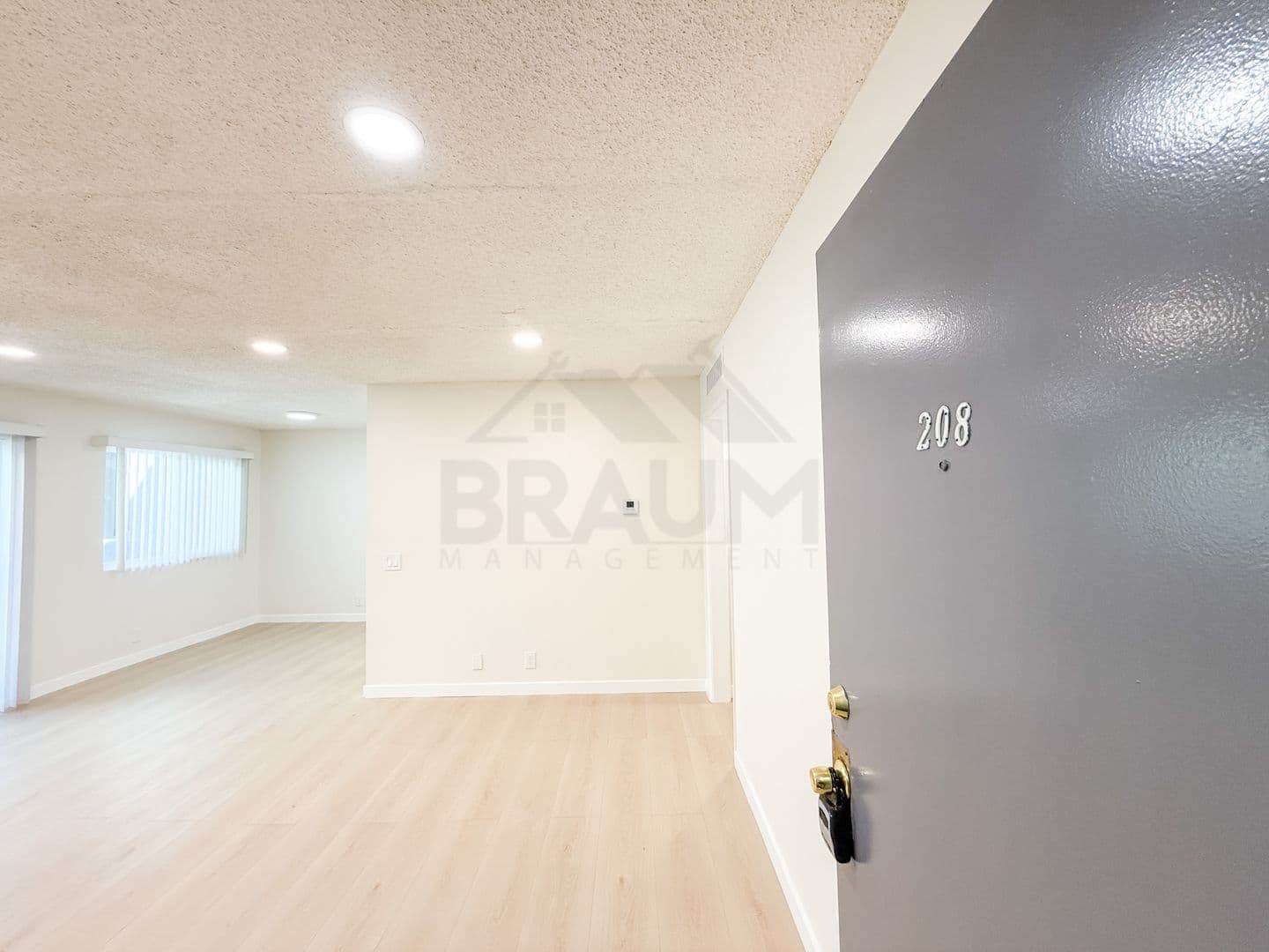 NORTH HOLLYWOOD Apartment: 11007 HARTSOOK ST