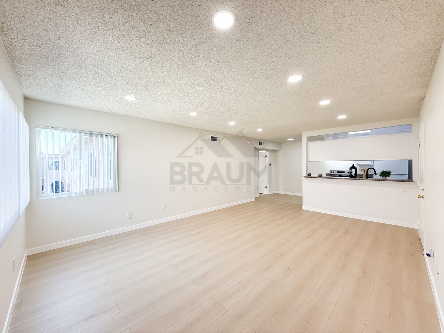 SHERMAN OAKS Apartment: 5461 KESTER AVE