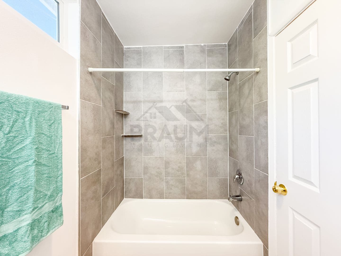 VAN NUYS Apartment: 15546 VANOWEN STREET