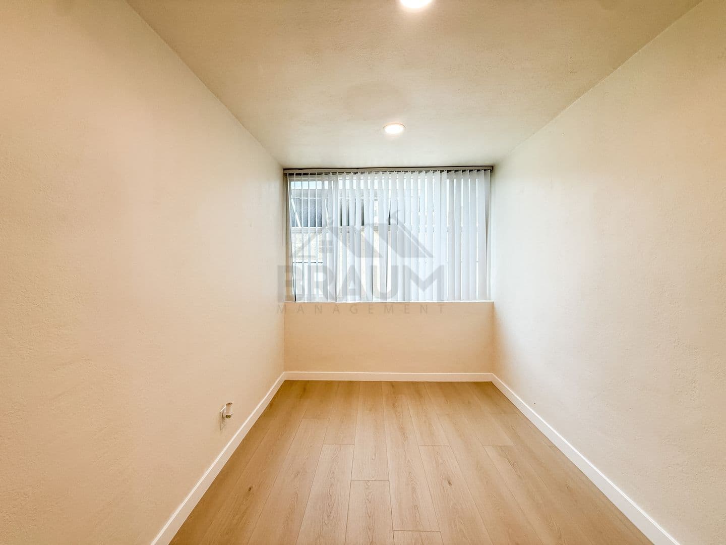 SHERMAN OAKS Apartment: 4638 TILDEN AVE