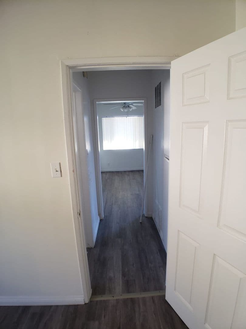 SHERMAN OAKS Apartment: 5433 SEPULVEDA BLVD.
