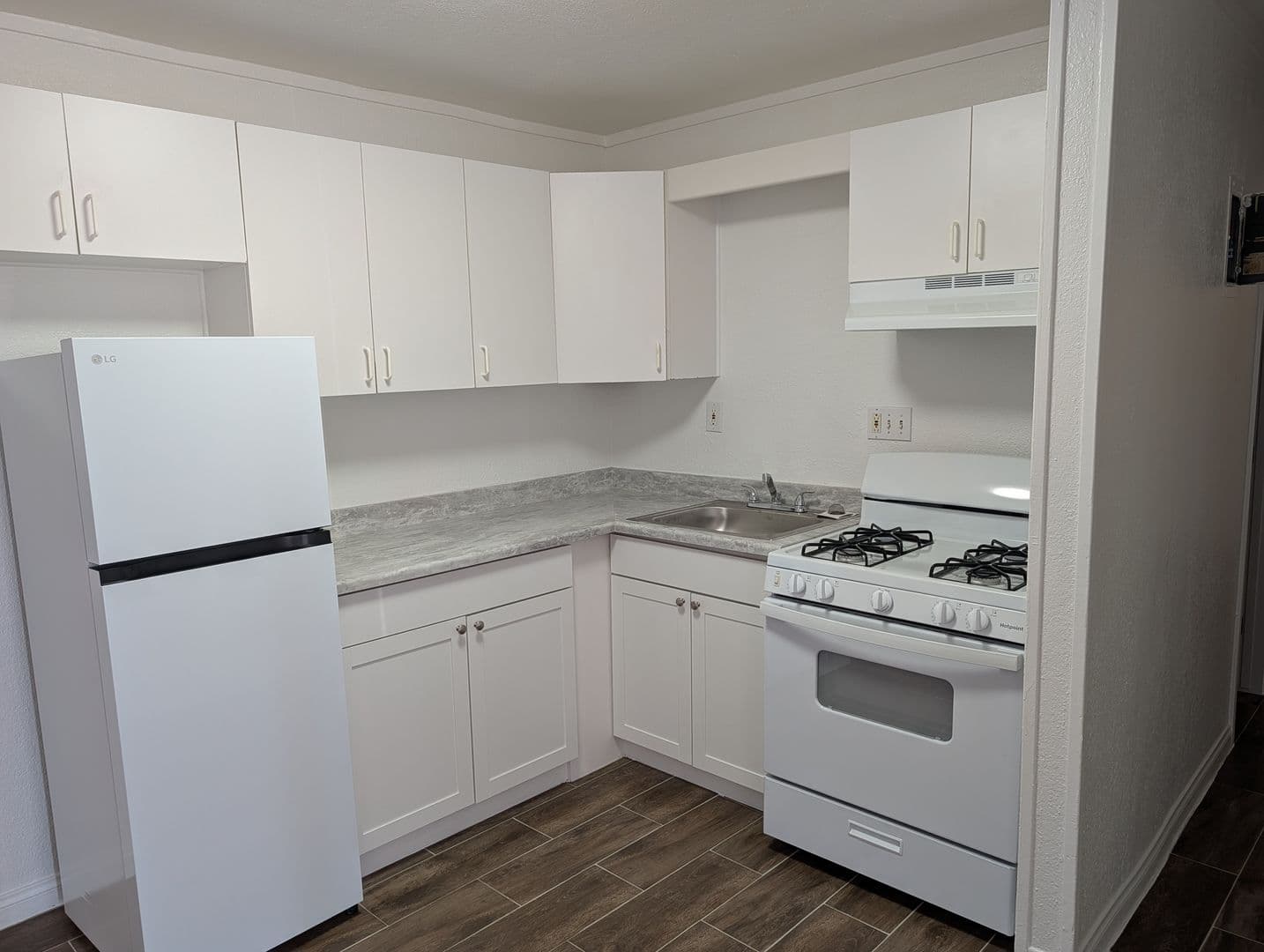 BAKERSFIELD Apartment: 2601 COLUMBUS STREET