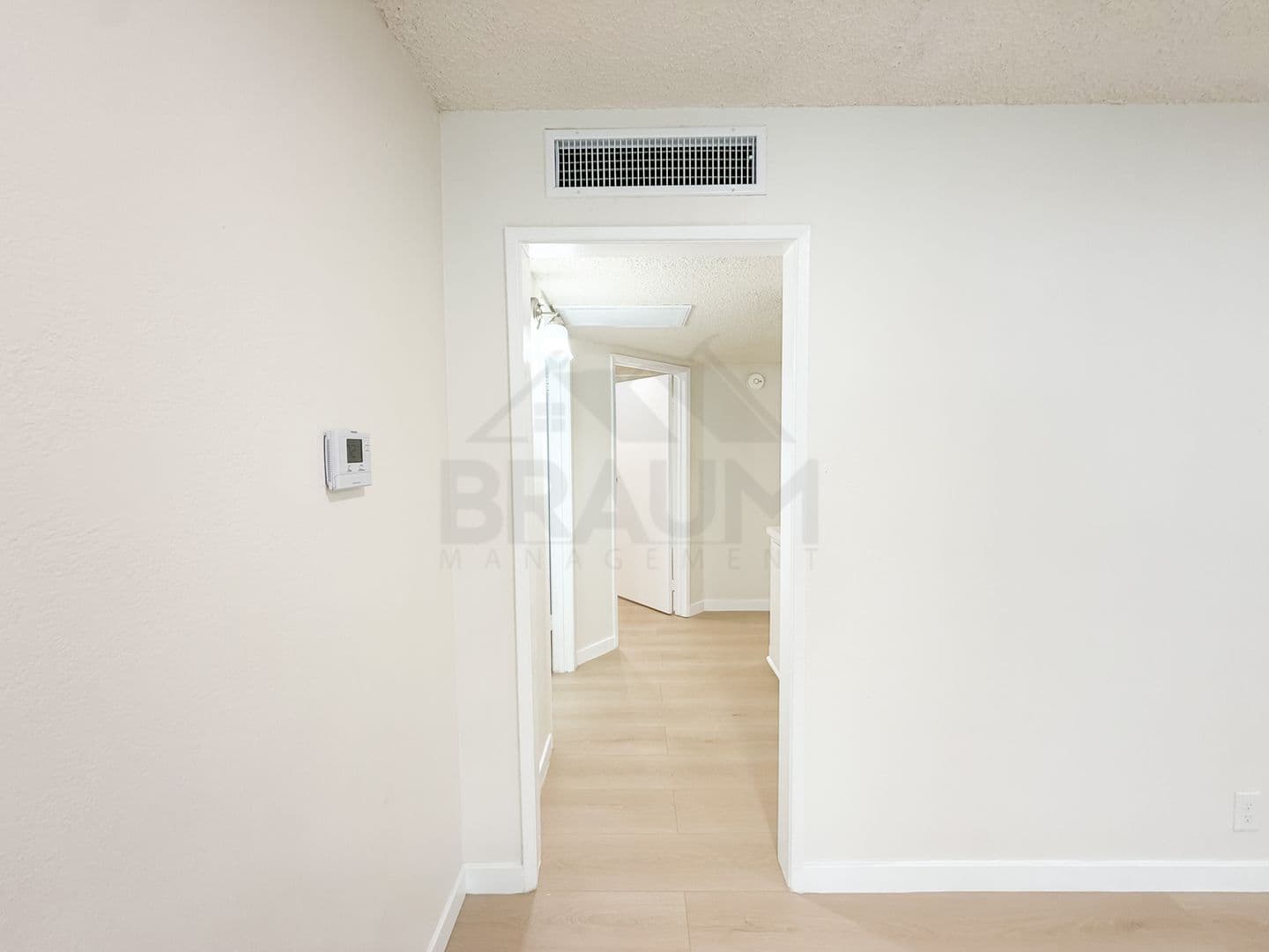 NORTH HOLLYWOOD Apartment: 11007 HARTSOOK ST