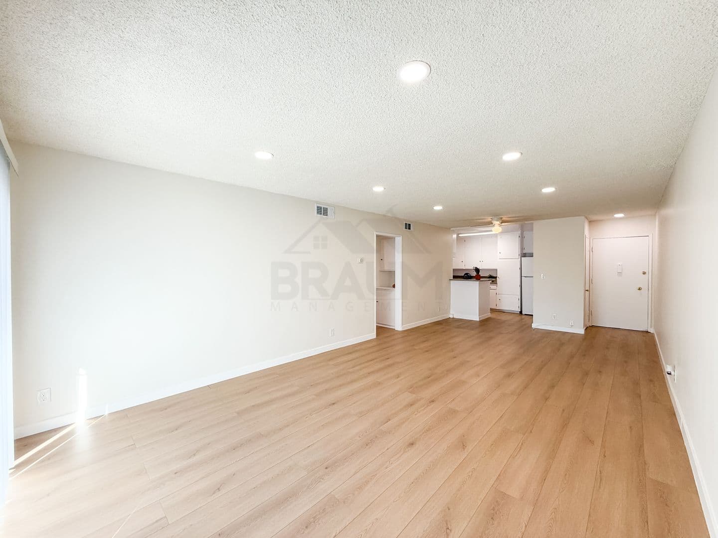 NORTH HOLLYWOOD Apartment: 6039 WHITSETT AVE.