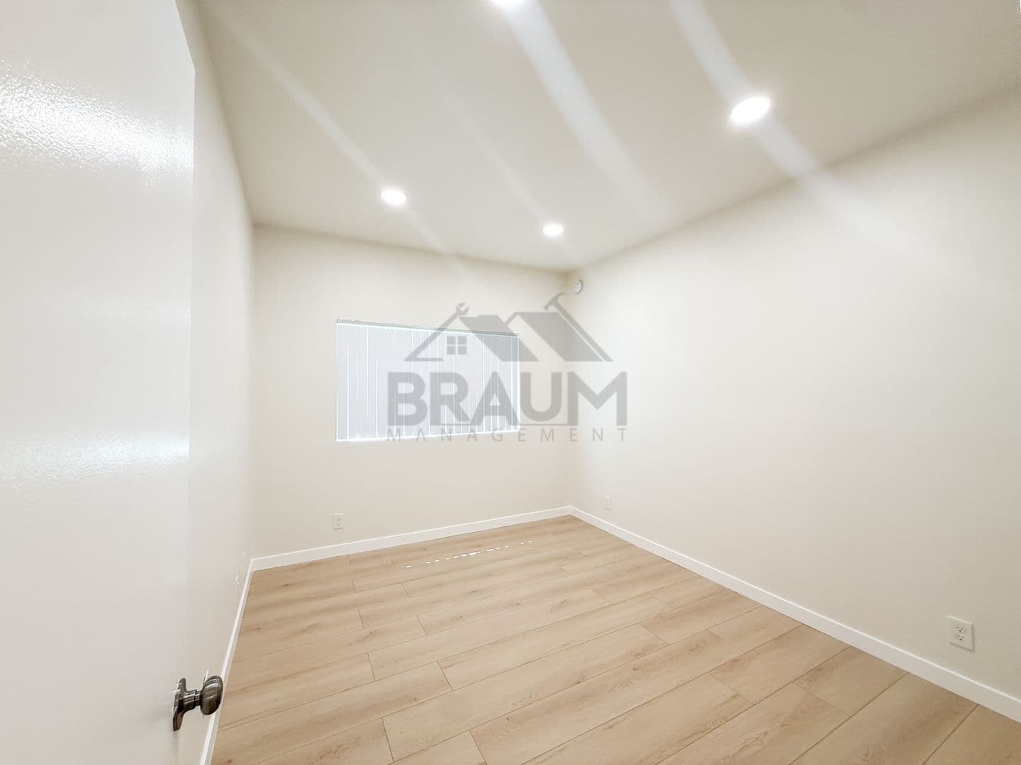 NORTH HOLLYWOOD Apartment: 11459 COLLINS ST