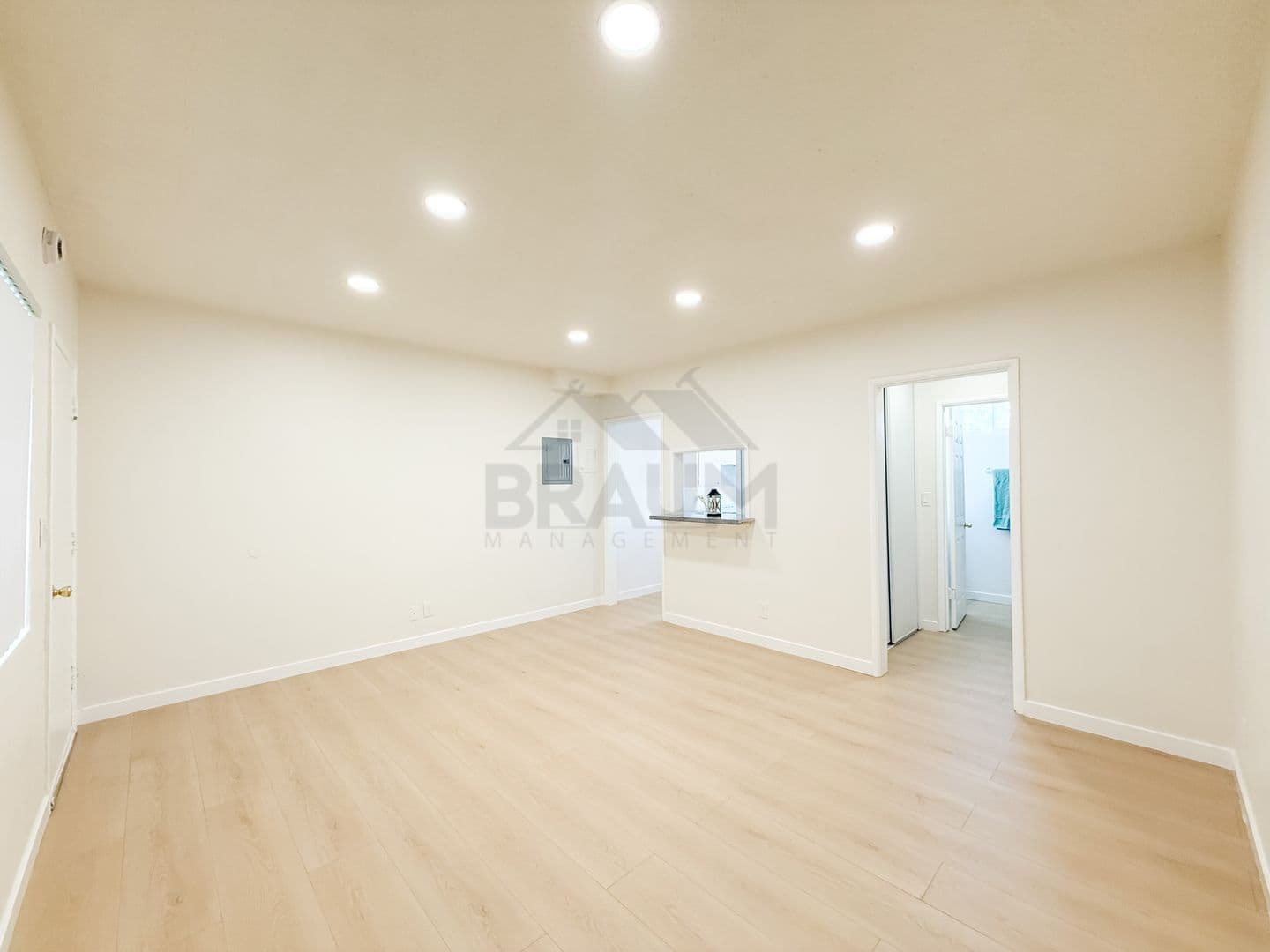 VAN NUYS Apartment: 15546 VANOWEN STREET