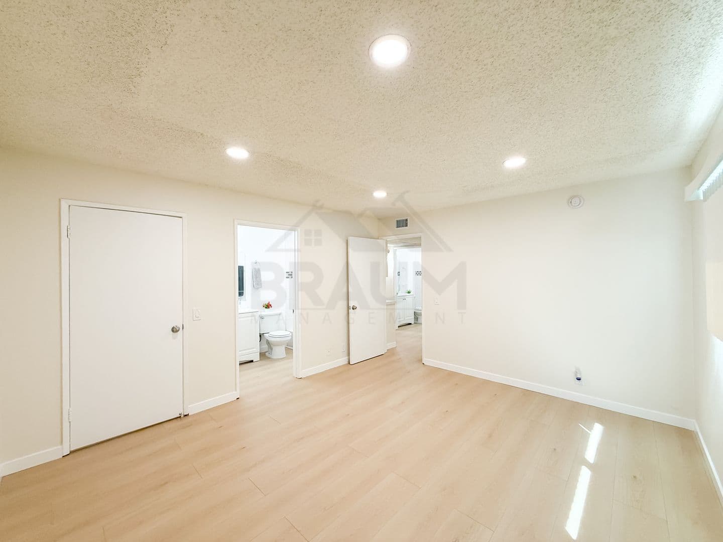 NORTH HOLLYWOOD Apartment: 11007 HARTSOOK ST