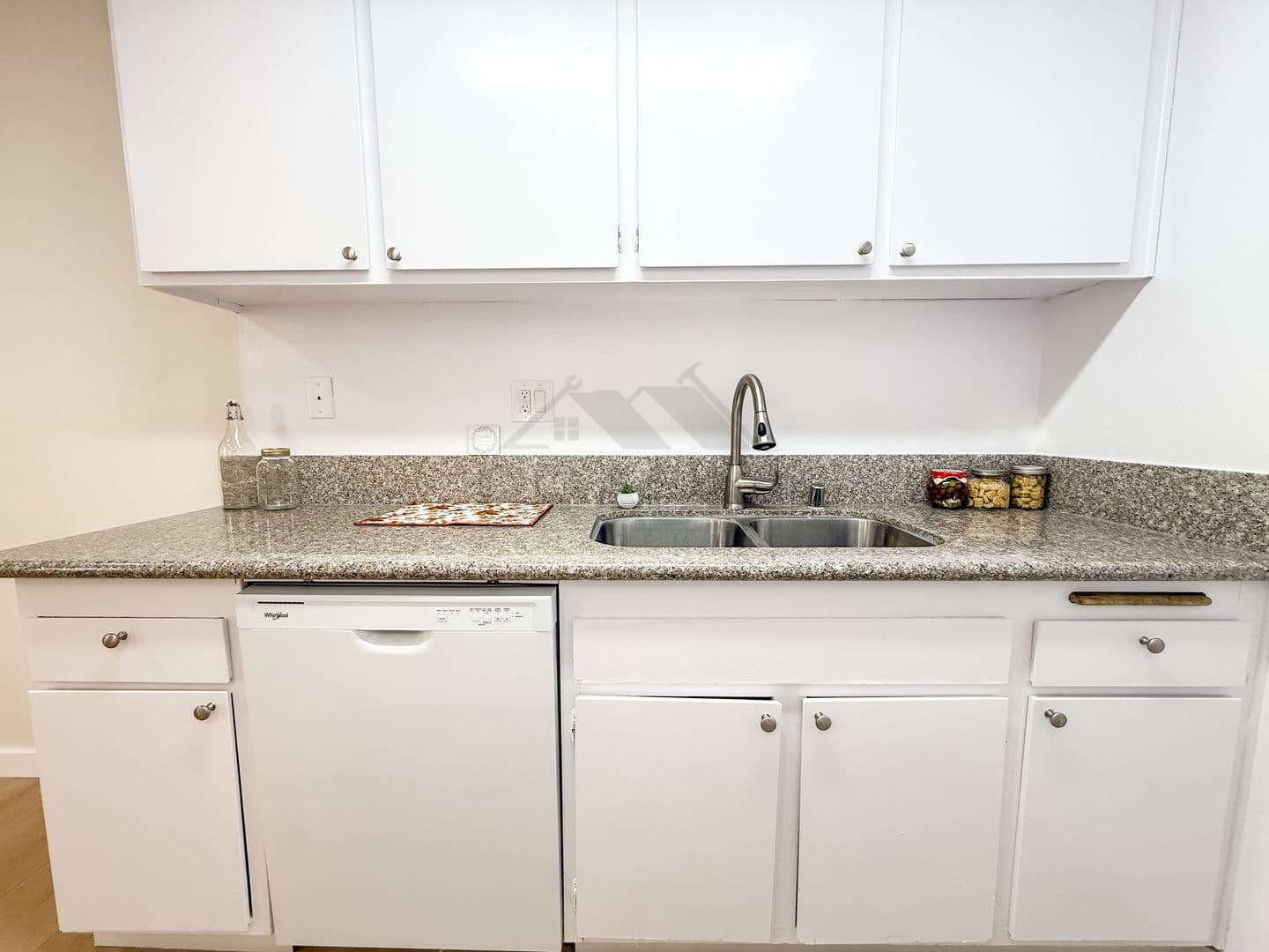 SHERMAN OAKS Apartment: 5461 KESTER AVE