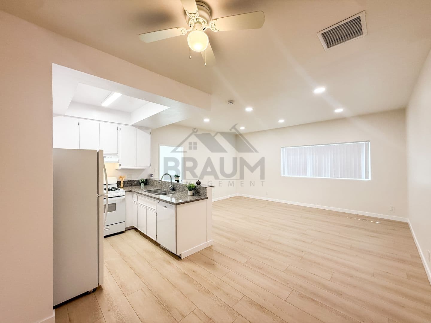 NORTH HOLLYWOOD Apartment: 11459 COLLINS ST