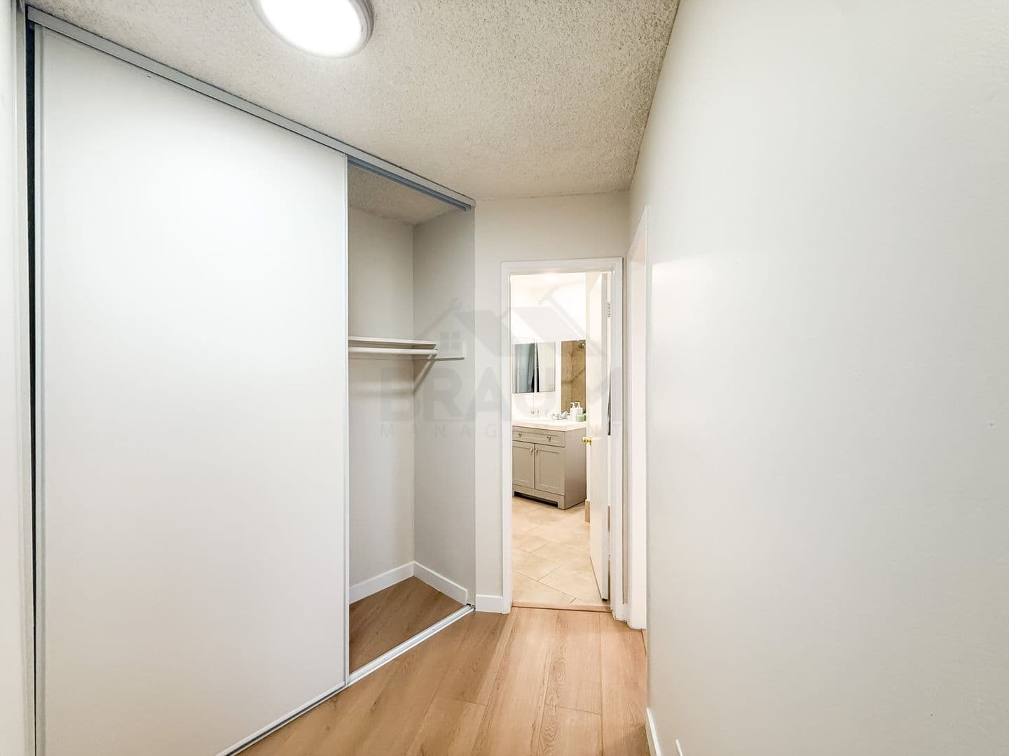 NORTH HOLLYWOOD Apartment: 6039 WHITSETT AVE.
