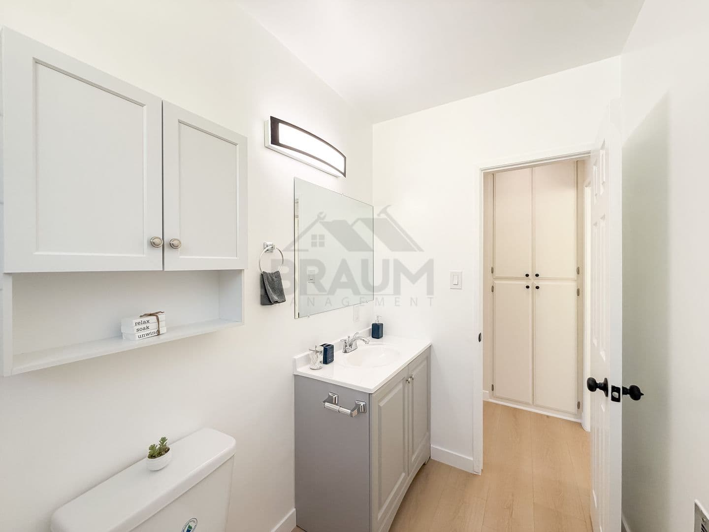 SHERMAN OAKS Apartment: 5433 SEPULVEDA BLVD.