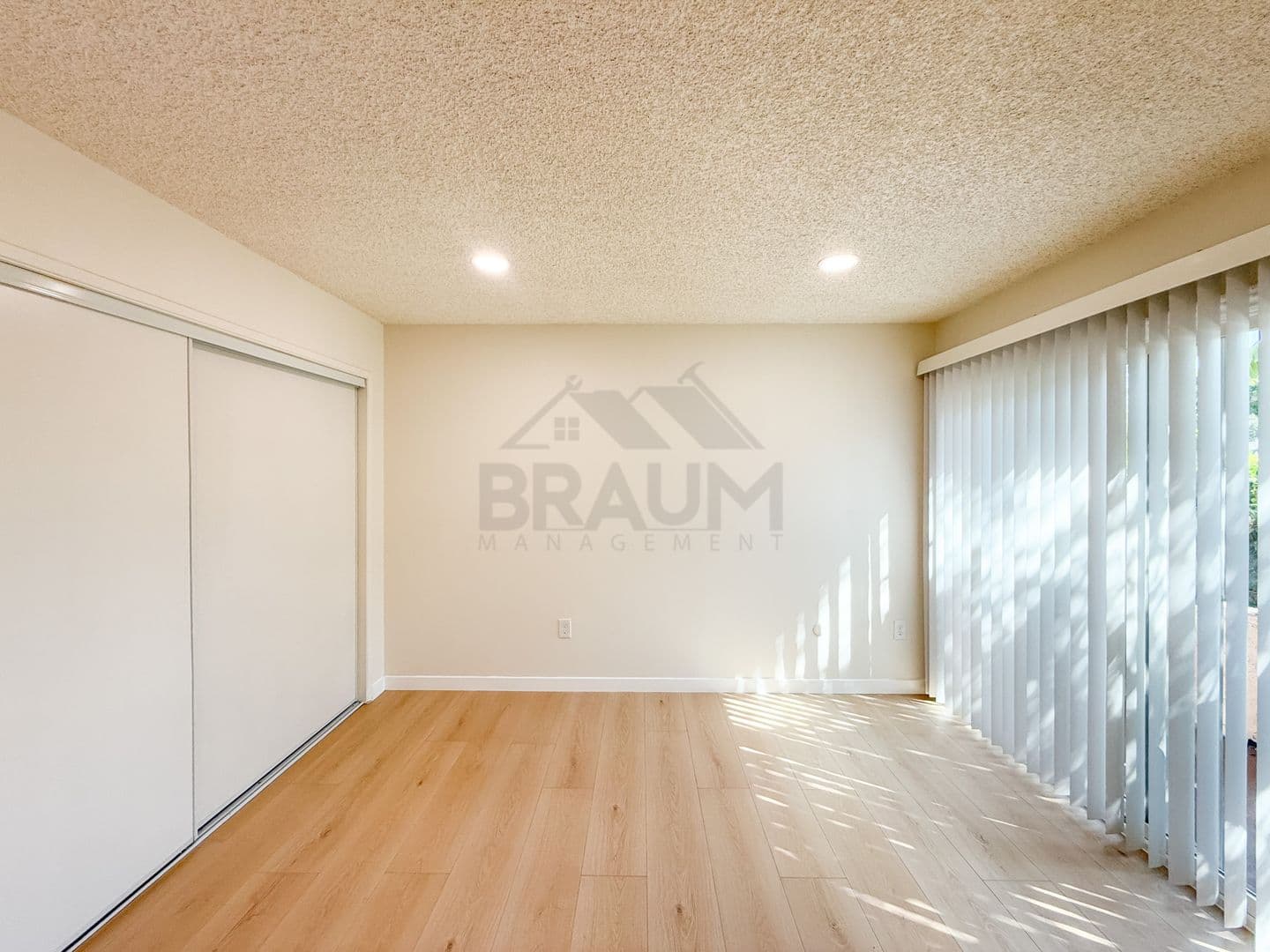 SHERMAN OAKS Apartment: 5461 KESTER AVE