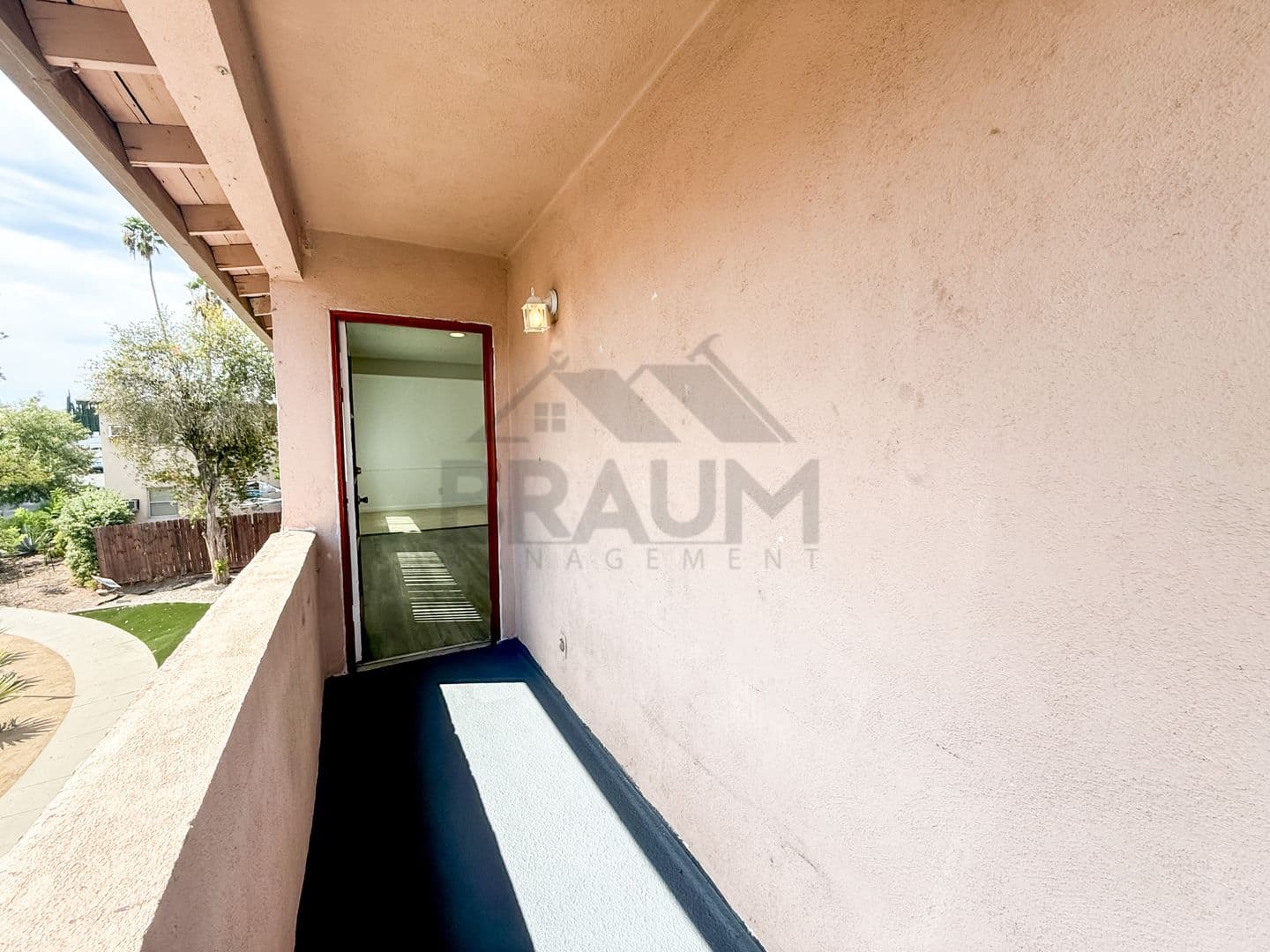 RESEDA Apartment: 19405 HAYNES ST.