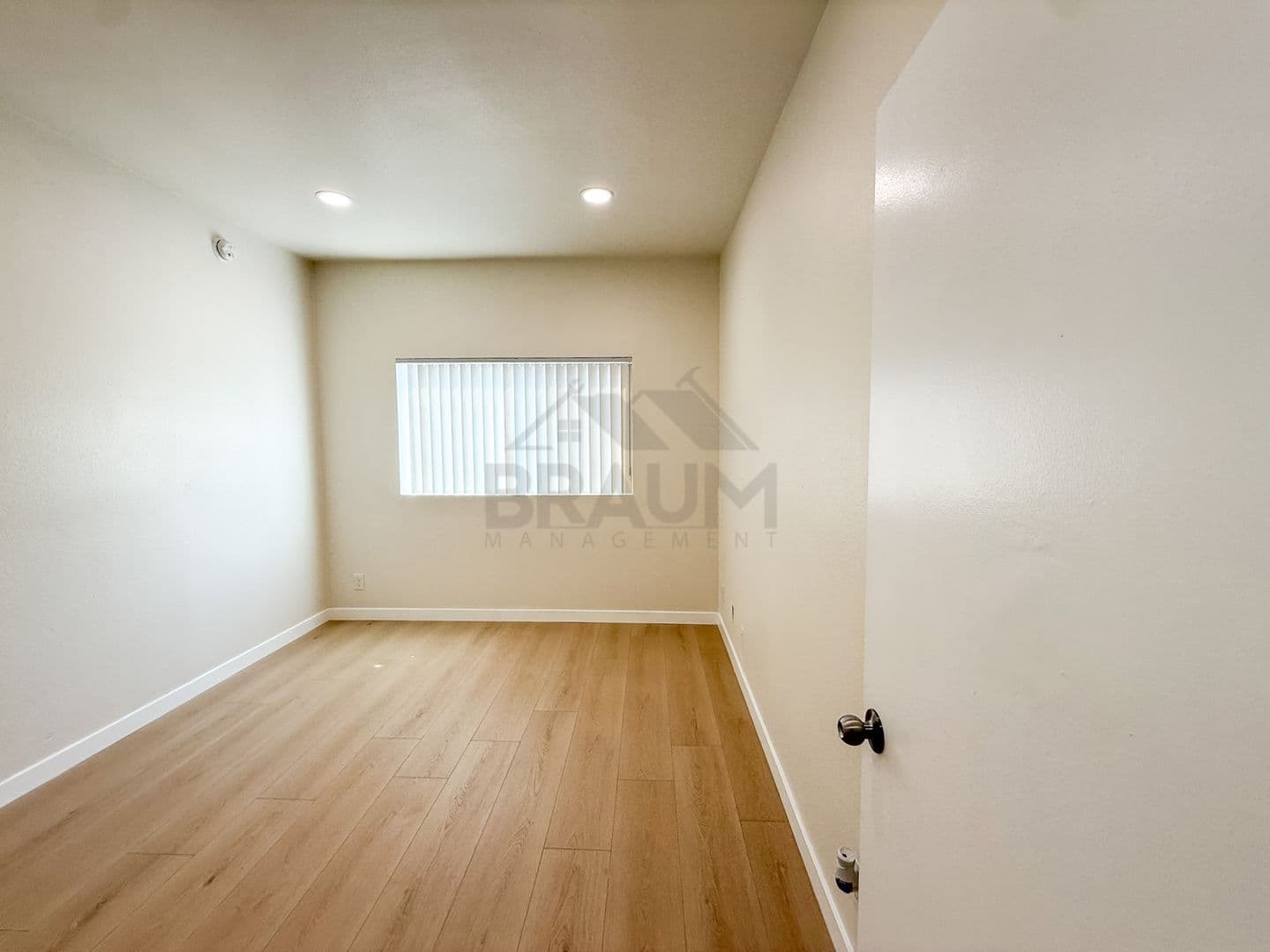NORTH HOLLYWOOD Apartment: 11459 COLLINS ST