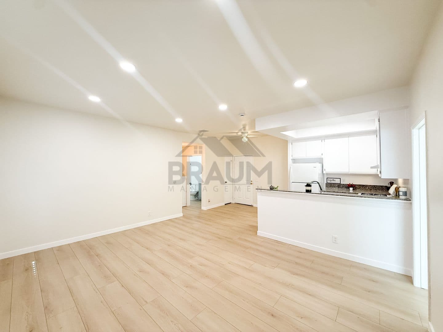 NORTH HOLLYWOOD Apartment: 11459 COLLINS ST