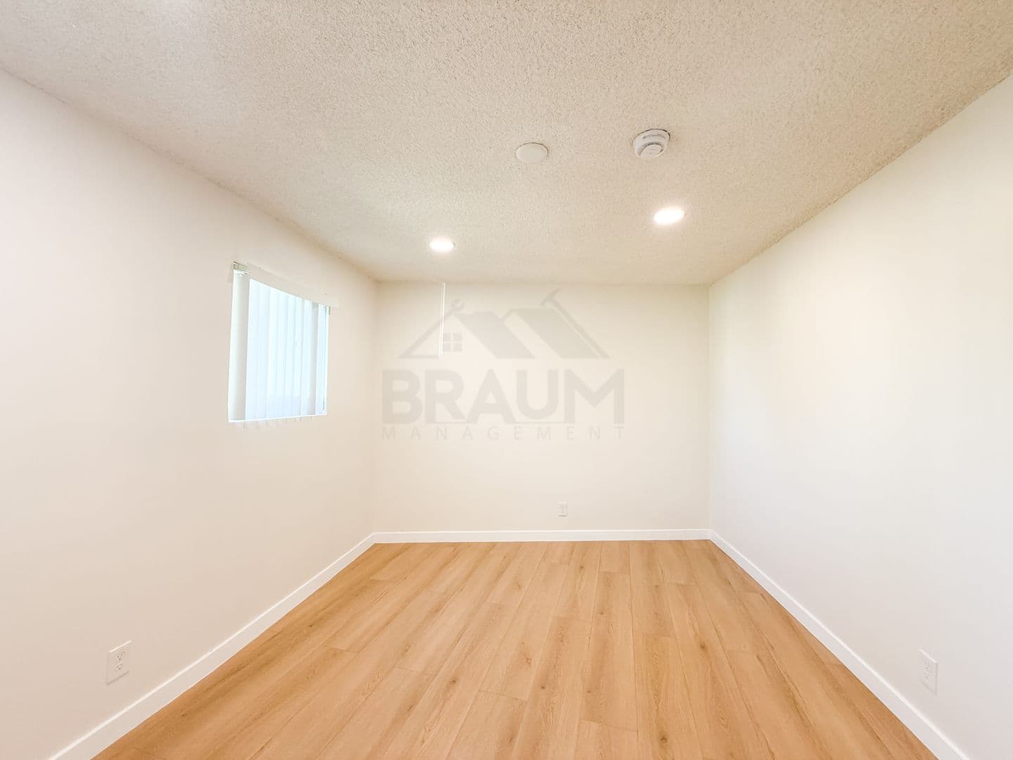 NORTH HOLLYWOOD Apartment: 6039 WHITSETT AVE.