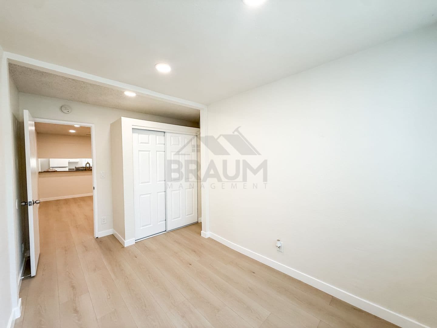 SHERMAN OAKS Apartment: 4638 TILDEN AVE