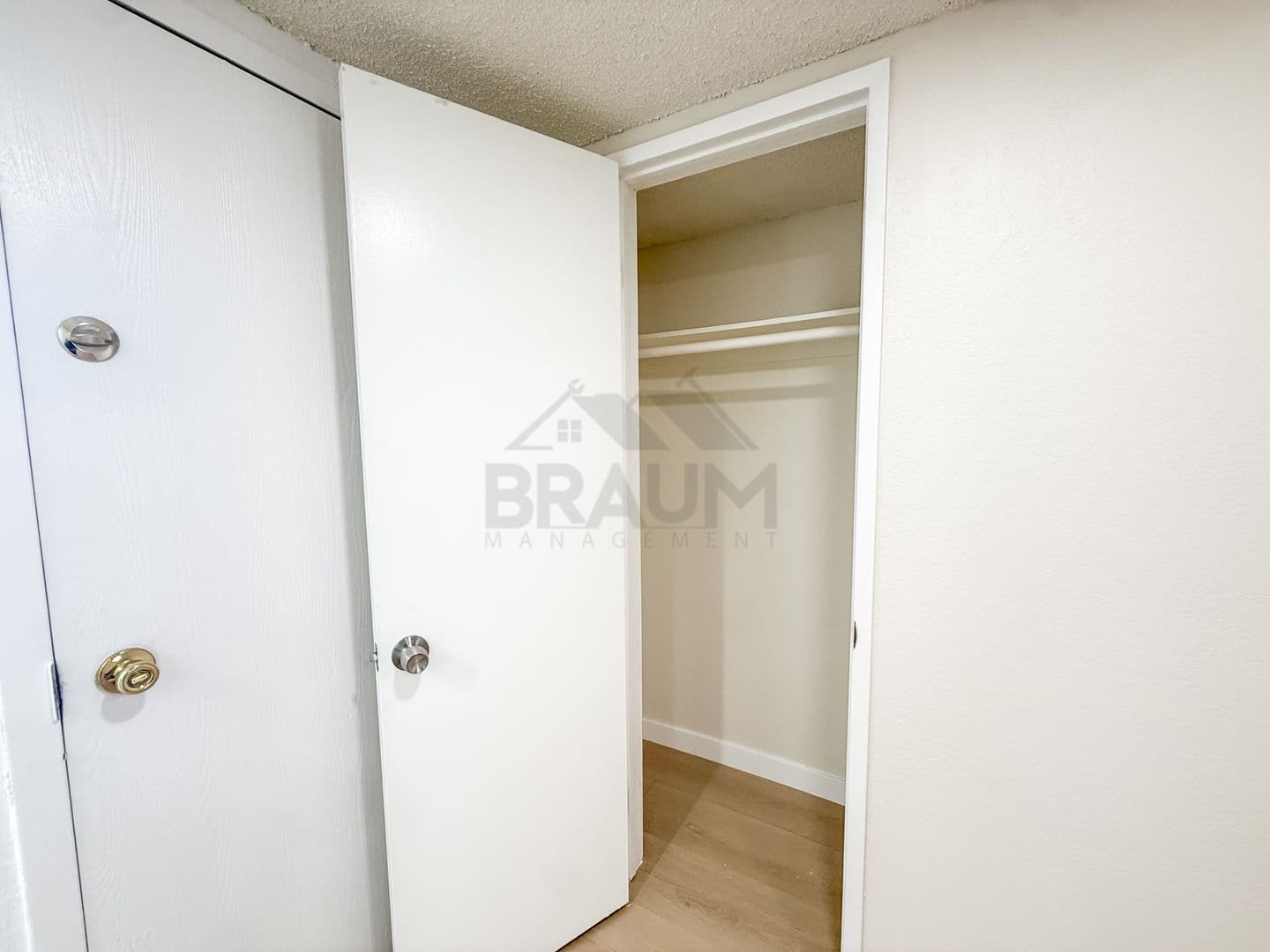 SHERMAN OAKS Apartment: 4638 TILDEN AVE