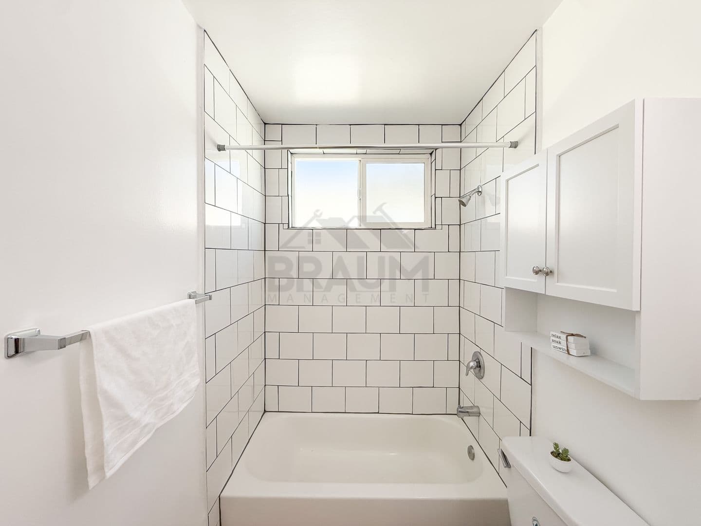 SHERMAN OAKS Apartment: 5433 SEPULVEDA BLVD.