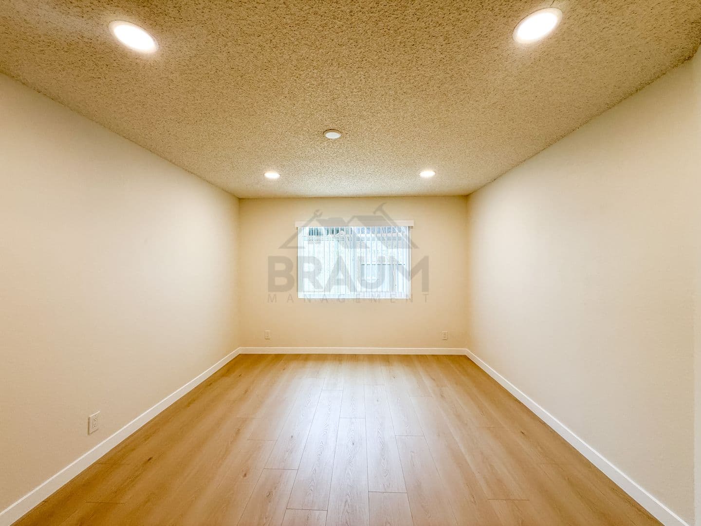 SHERMAN OAKS Apartment: 4638 TILDEN AVE