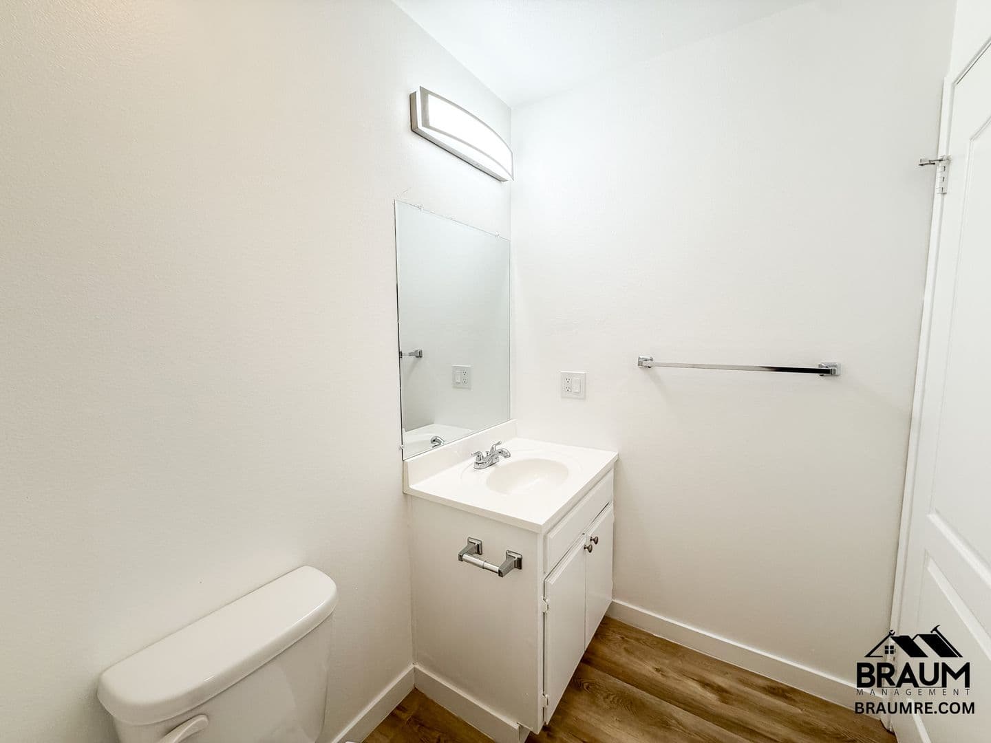 WINNETKA Apartment: 7323 WINNETKA AVENUE