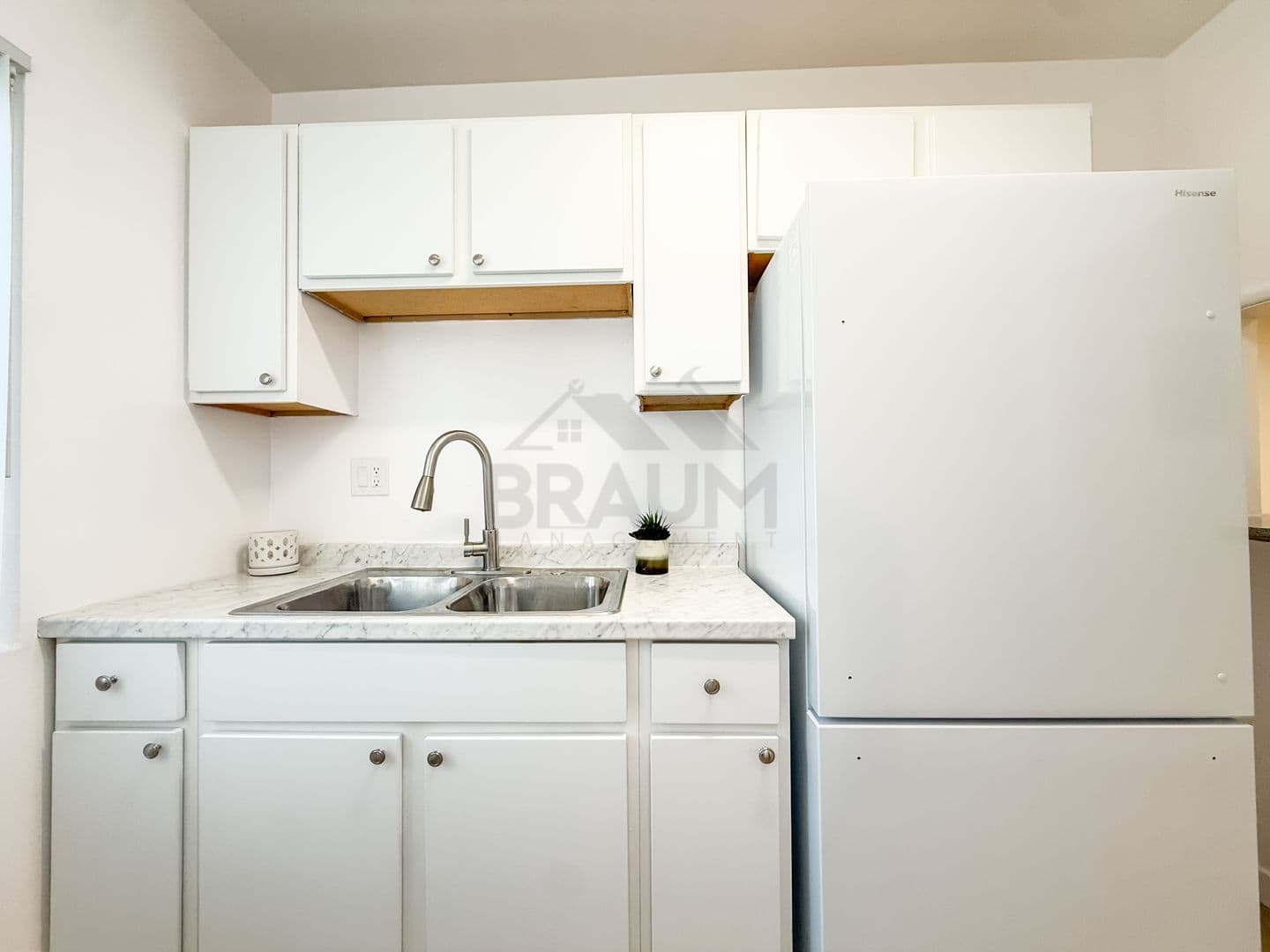 VAN NUYS Apartment: 15546 VANOWEN STREET