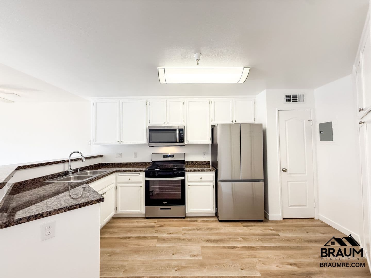 WINNETKA Apartment: 7323 WINNETKA AVENUE