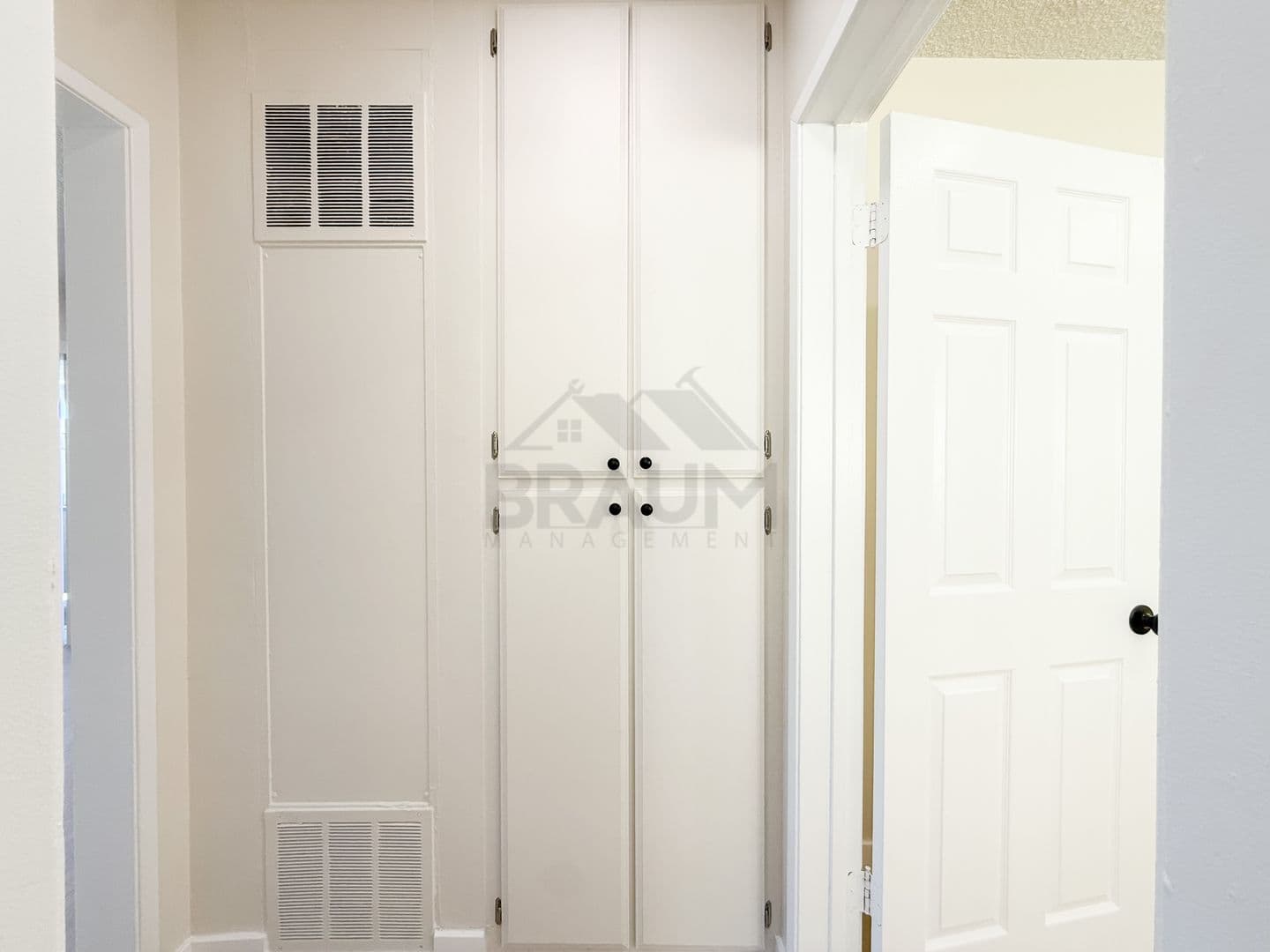 SHERMAN OAKS Apartment: 5433 SEPULVEDA BLVD.