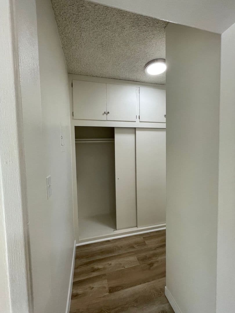 SHERMAN OAKS Apartment: 5433 SEPULVEDA BLVD.