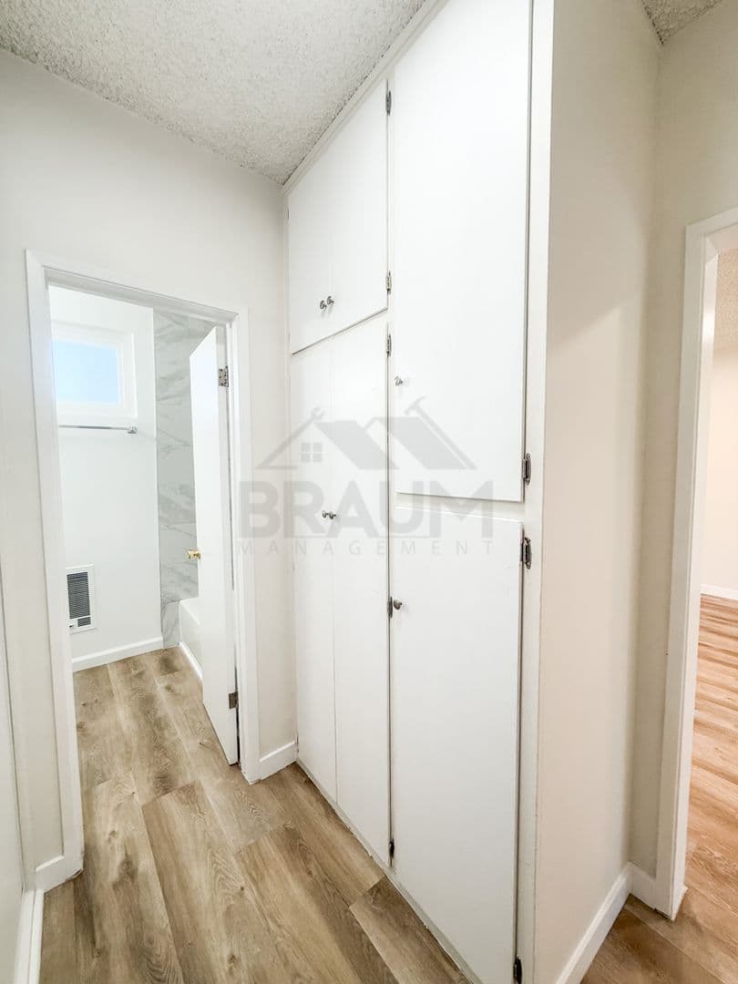 SHERMAN OAKS Apartment: 5433 SEPULVEDA BLVD.