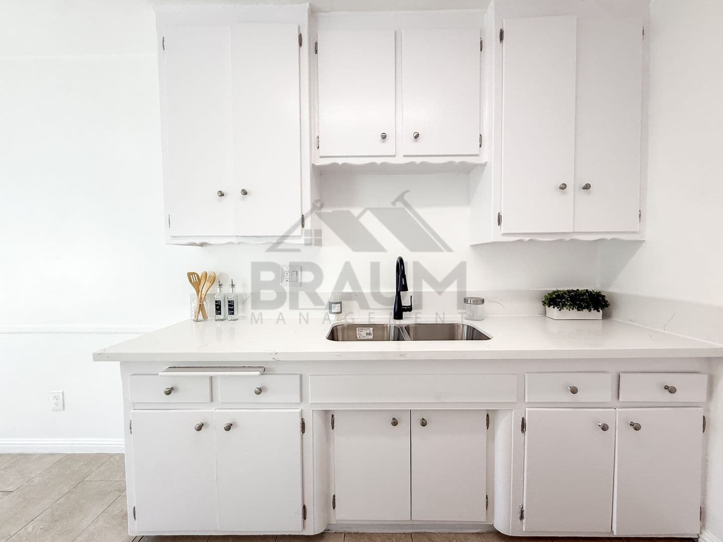 RESEDA Apartment: 19405 HAYNES ST.