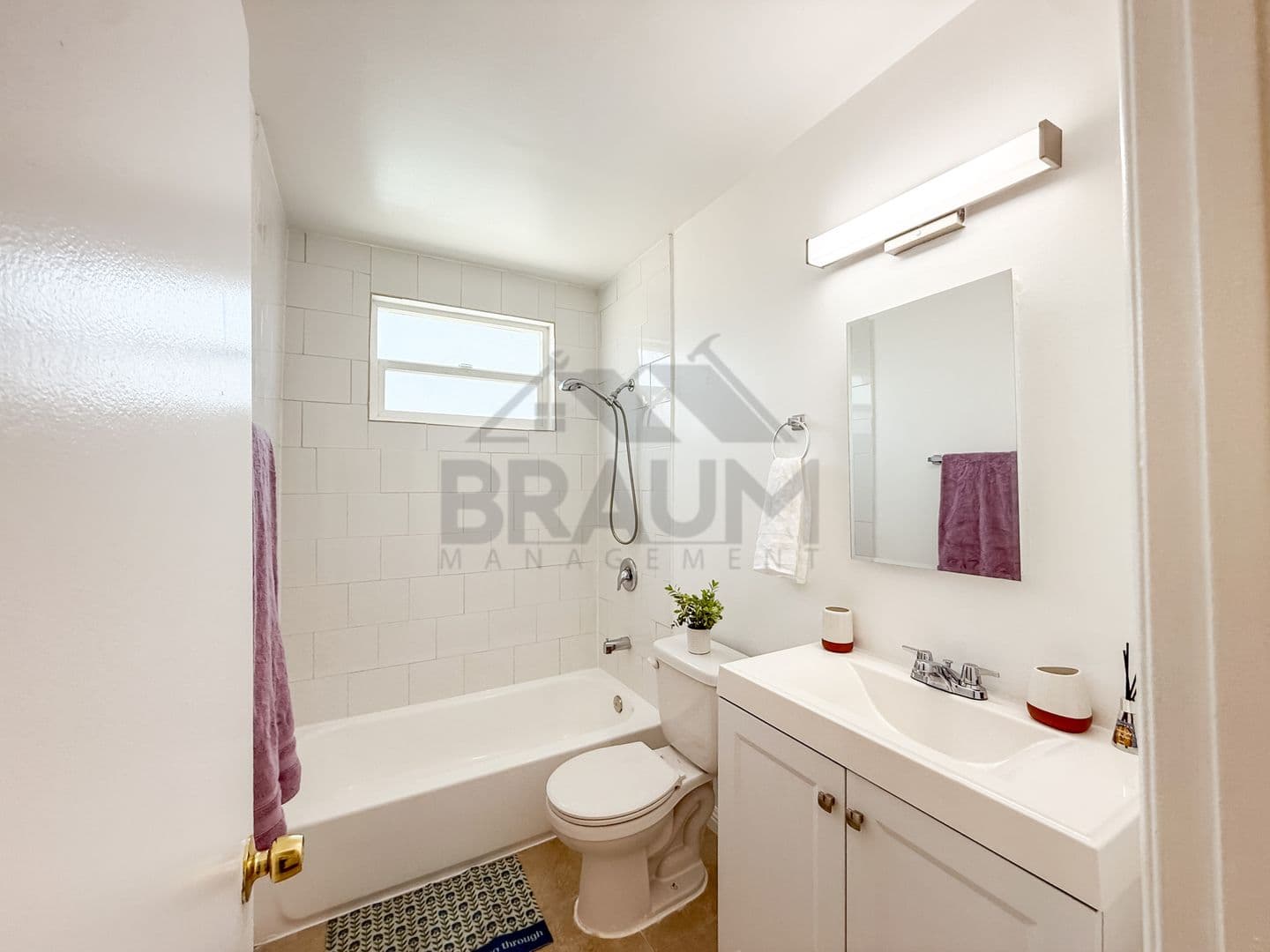 RESEDA Apartment: 19405 HAYNES ST.