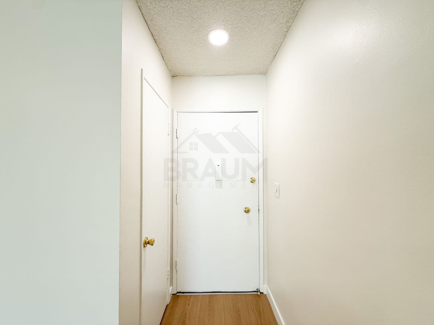 NORTH HOLLYWOOD Apartment: 6039 WHITSETT AVE.