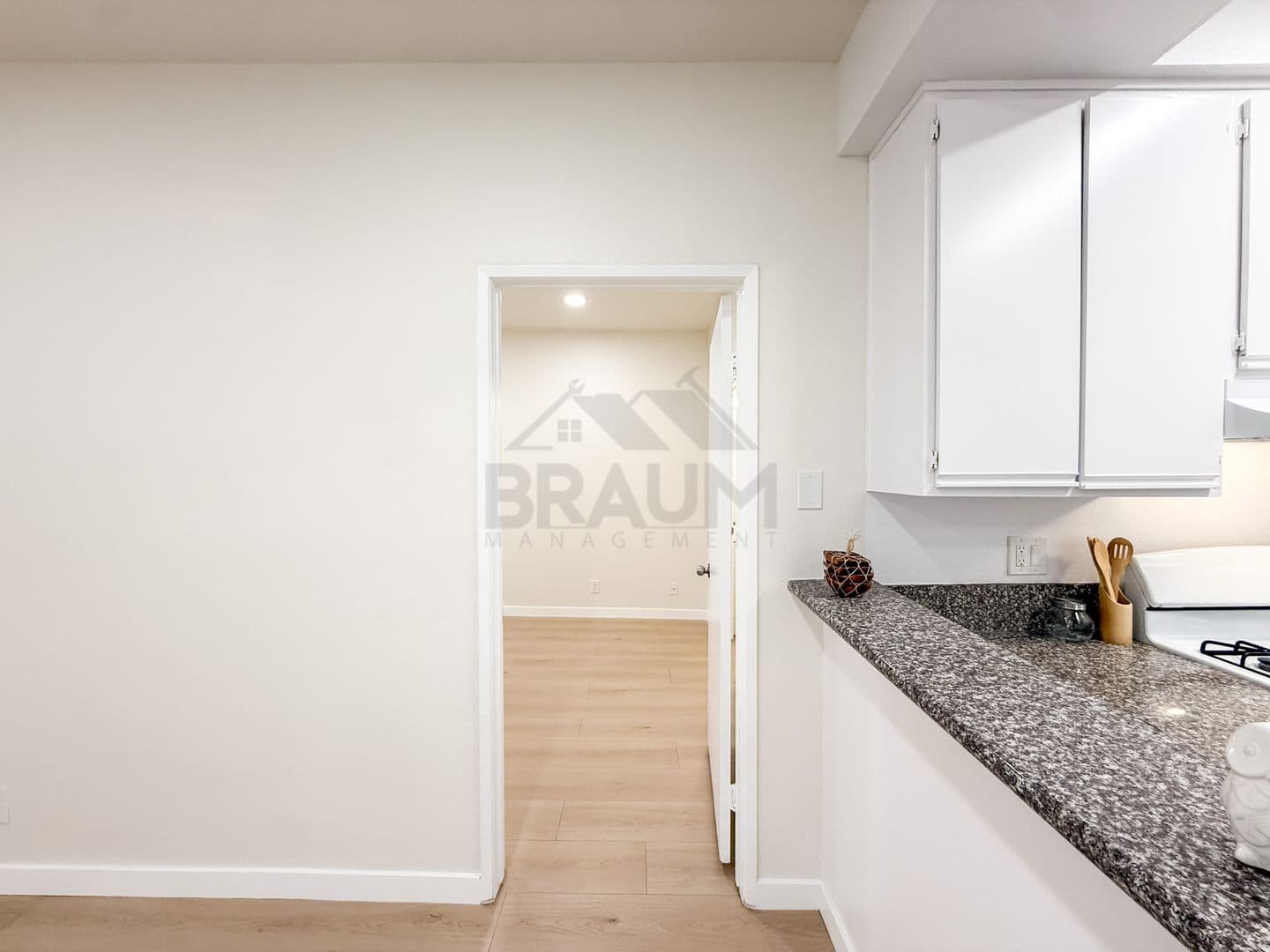 NORTH HOLLYWOOD Apartment: 11459 COLLINS ST