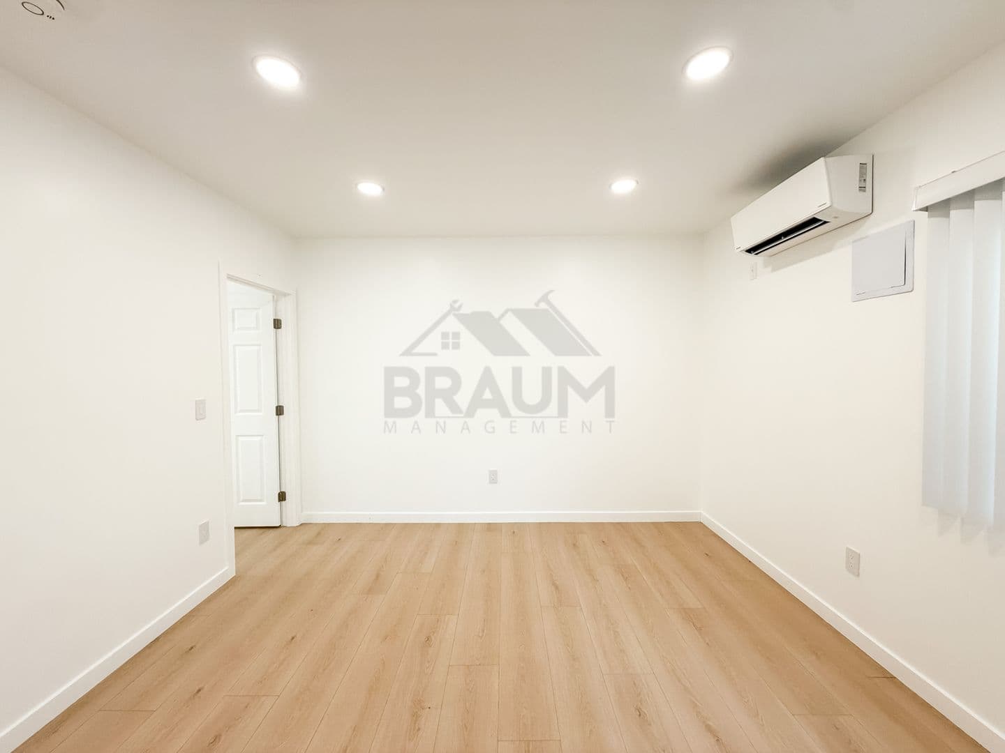 VAN NUYS Apartment: 15546 VANOWEN STREET