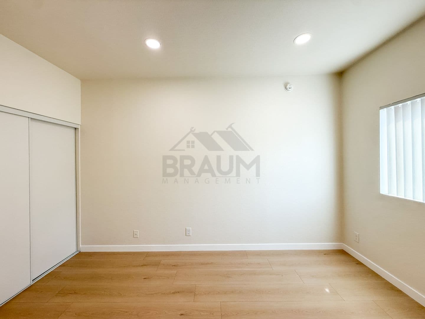 NORTH HOLLYWOOD Apartment: 11459 COLLINS ST