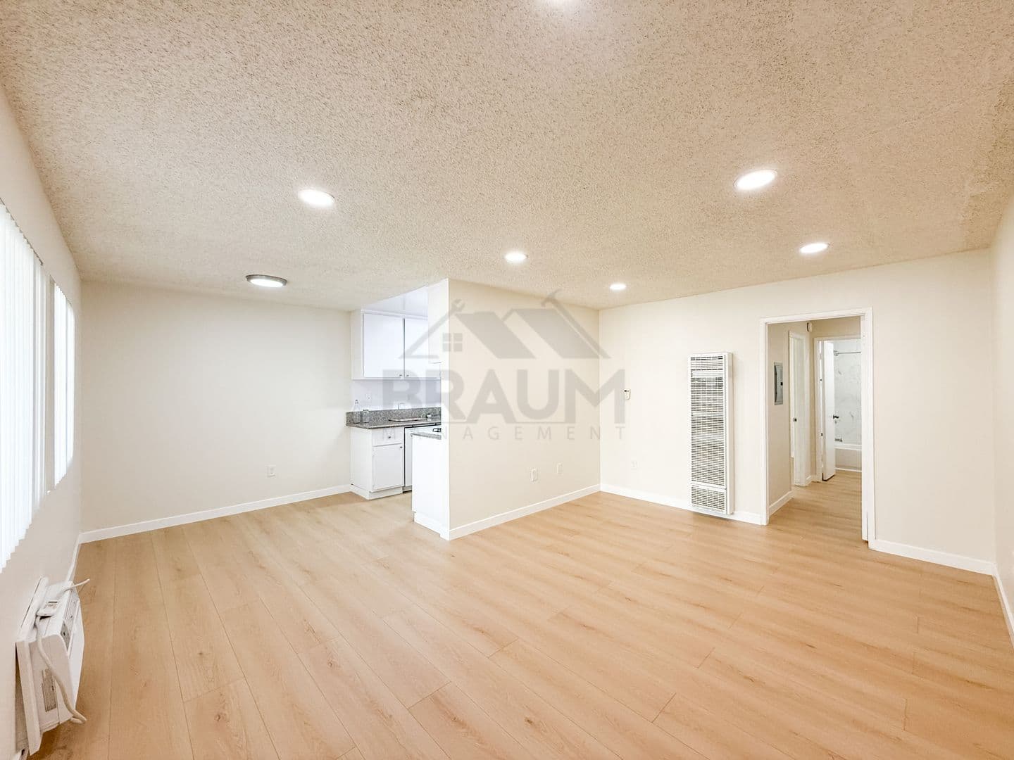 SHERMAN OAKS Apartment: 5461 KESTER AVE