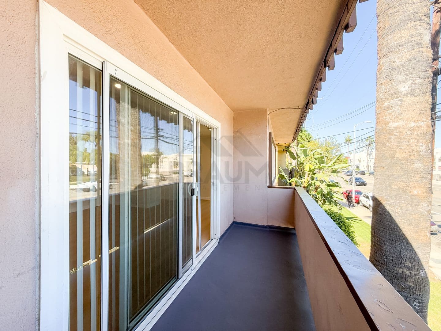 SHERMAN OAKS Apartment: 5433 SEPULVEDA BLVD.