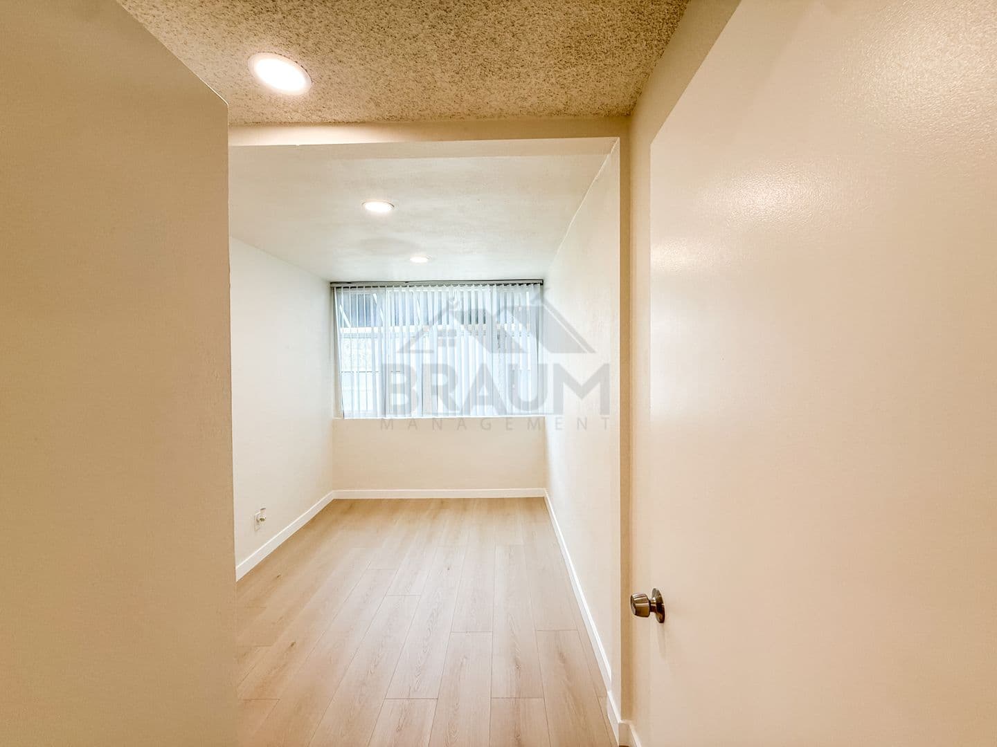 SHERMAN OAKS Apartment: 4638 TILDEN AVE