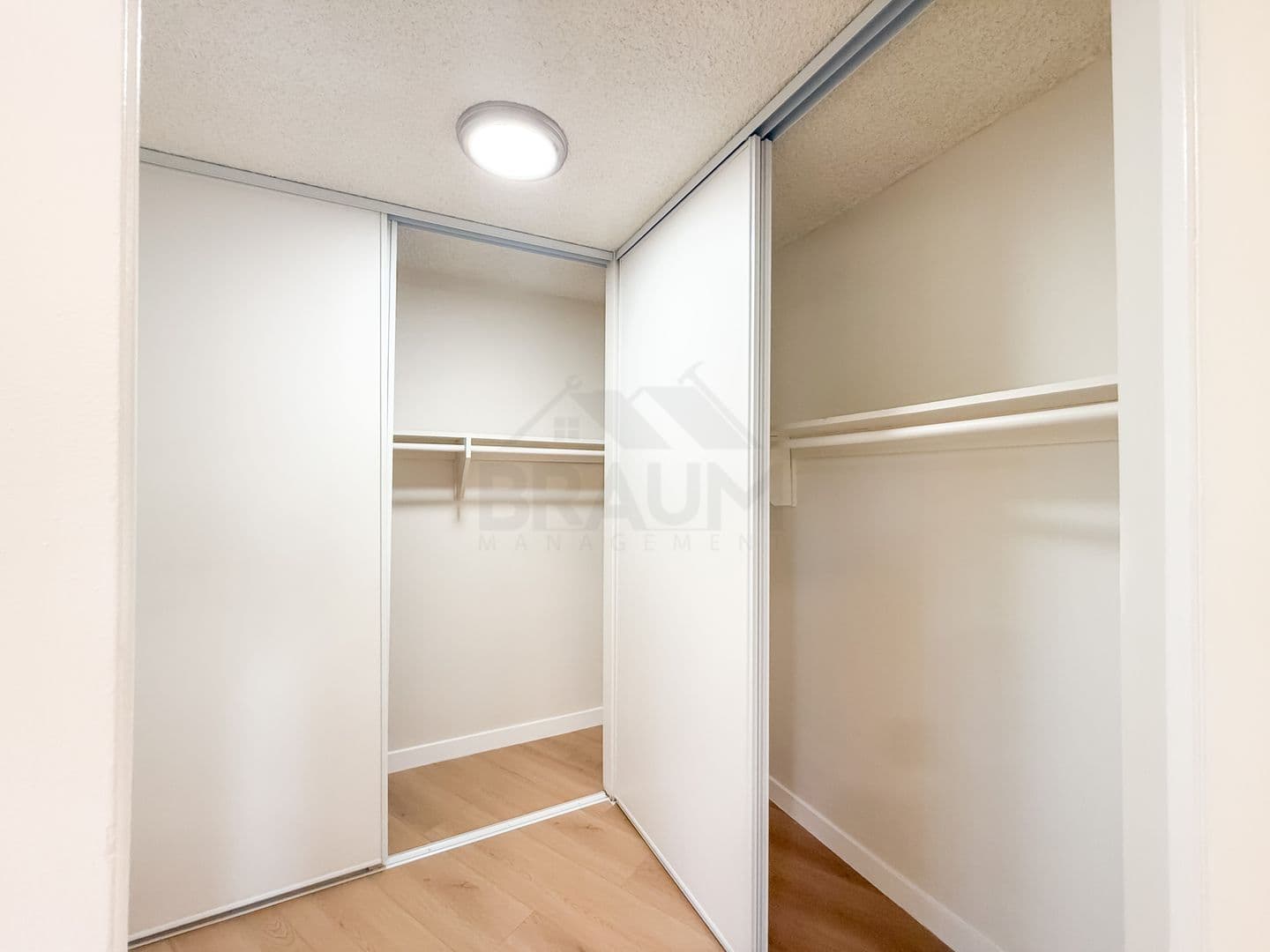 NORTH HOLLYWOOD Apartment: 6039 WHITSETT AVE.